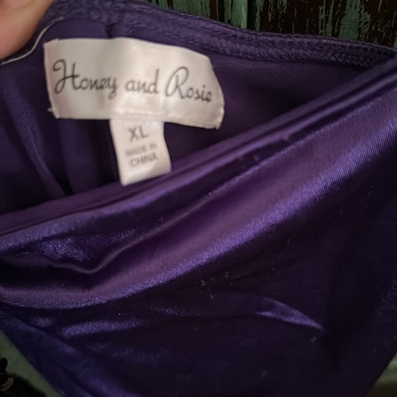 Purple homecoming short dress with split - Picture 2 of 4